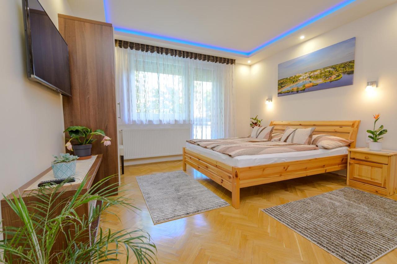 Illes Apartmanok I. Hajdúszoboszló Buitenkant foto