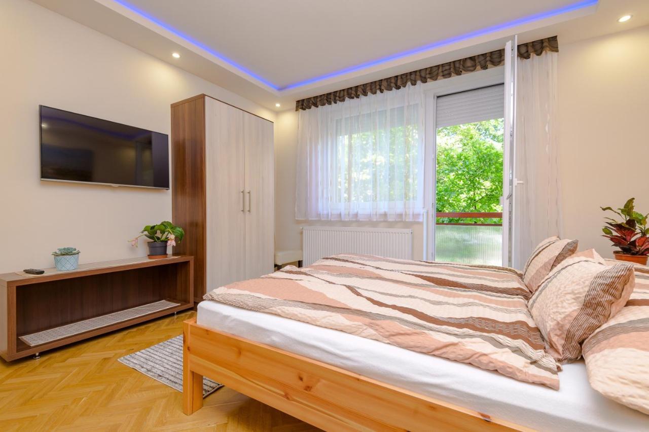 Illes Apartmanok I. Hajdúszoboszló Buitenkant foto