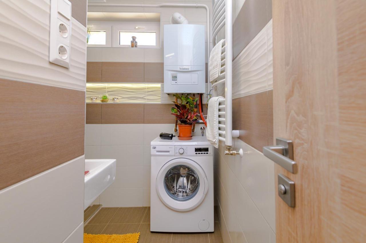 Illes Apartmanok I. Hajdúszoboszló Buitenkant foto