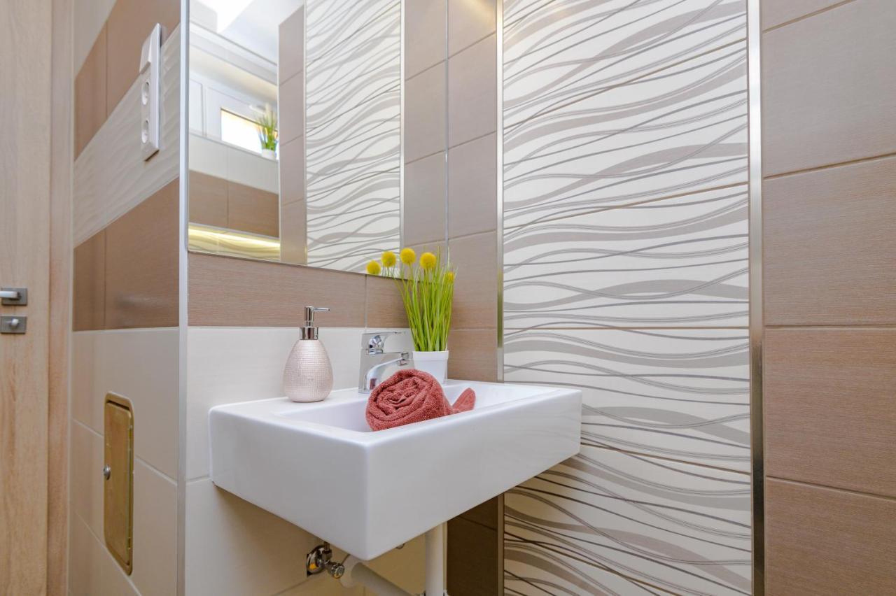 Illes Apartmanok I. Hajdúszoboszló Buitenkant foto